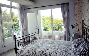 Oia Cafe B&B