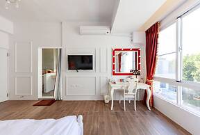 Oia Cafe B&B
