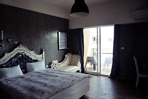 Oia Cafe B&B