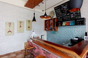 Oia Cafe B&B