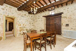 Borgo Colognola - Dimora Storica