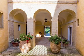 Borgo Colognola - Dimora Storica