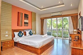 Whispering Palms Suite