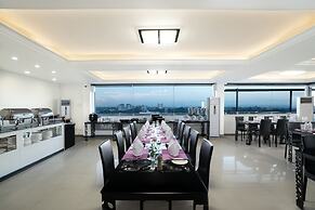The Hub Hotel