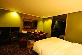 Hotel BUTI &