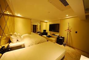 Hotel BUTI &