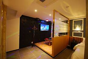 Hotel BUTI &