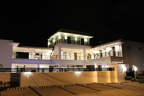 Be-ing Suites