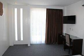 Be-ing Suites