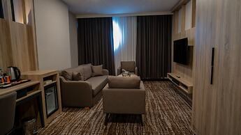 Mayi Hotel