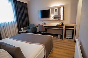 Mayi Hotel