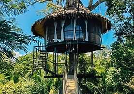 Treehouse Lodge