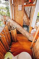 Treehouse Lodge