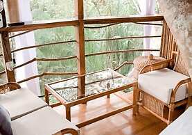 Treehouse Lodge