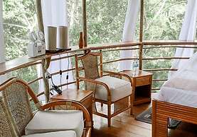 Treehouse Lodge