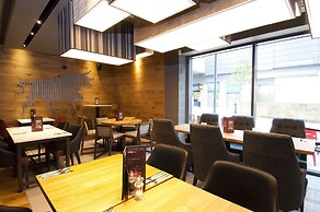 Premier Inn Halifax Town Centre