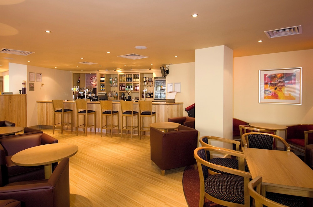 Premier Inn Chester - Railway Station