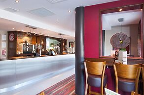 Premier Inn London Gatwick Manor Royal