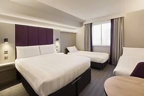 Premier Inn London Gatwick Manor Royal