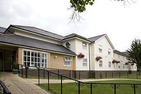Premier Inn Epsom Central