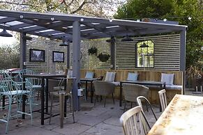 Holmfield Arms By Greene King Inns