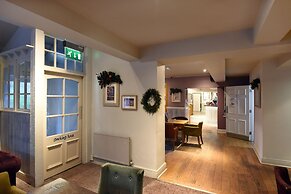Holmfield Arms By Greene King Inns