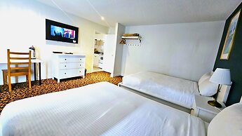 Cloud 9 Inn