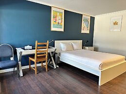 Cloud 9 Inn