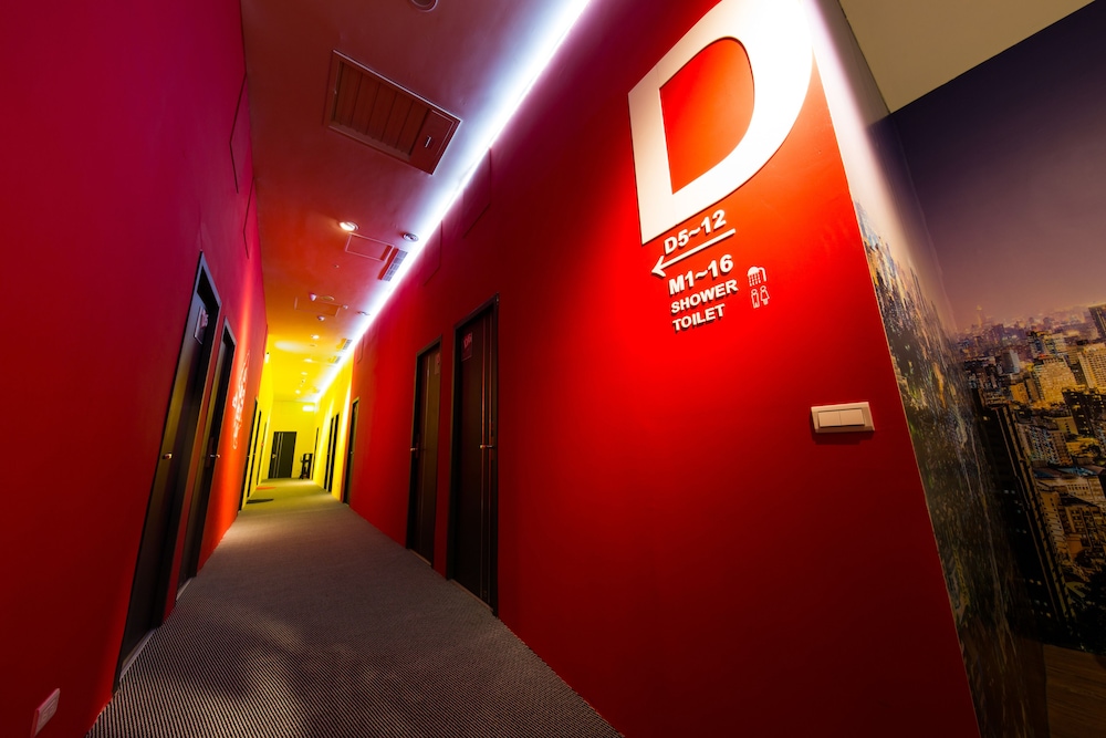SleepBox Hotel - Ximen