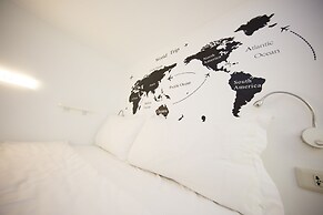 SleepBox Hotel - Ximen