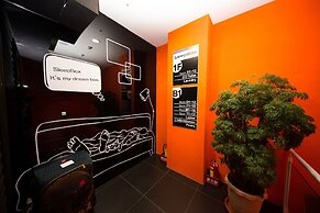 SleepBox Hotel - Ximen