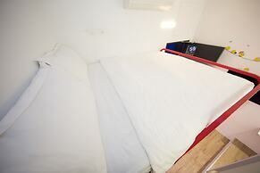SleepBox Hotel - Ximen