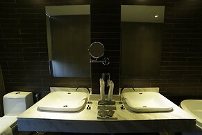 1825 Gallery Hotel