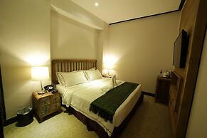 1825 Gallery Hotel