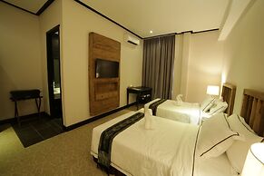 1825 Gallery Hotel