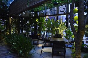 1825 Gallery Hotel