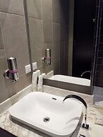1825 Gallery Hotel
