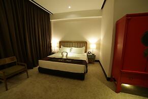 1825 Gallery Hotel
