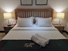 1825 Gallery Hotel