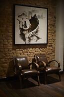 1825 Gallery Hotel