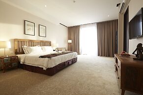 1825 Gallery Hotel