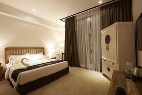 1825 Gallery Hotel
