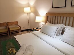 1825 Gallery Hotel