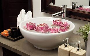 The Moon Residence & Spa