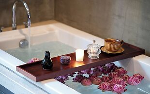 The Moon Residence & Spa