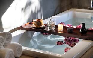 The Moon Residence & Spa