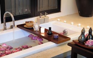 The Moon Residence & Spa