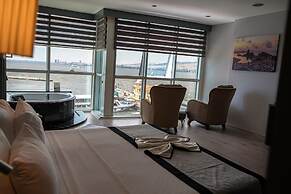 Pasaport Pier Hotel