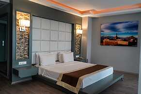 Pasaport Pier Hotel