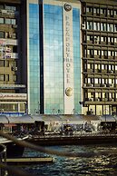 Pasaport Pier Hotel